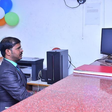 Haridaspur Hotel Mid East מראה חיצוני תמונה