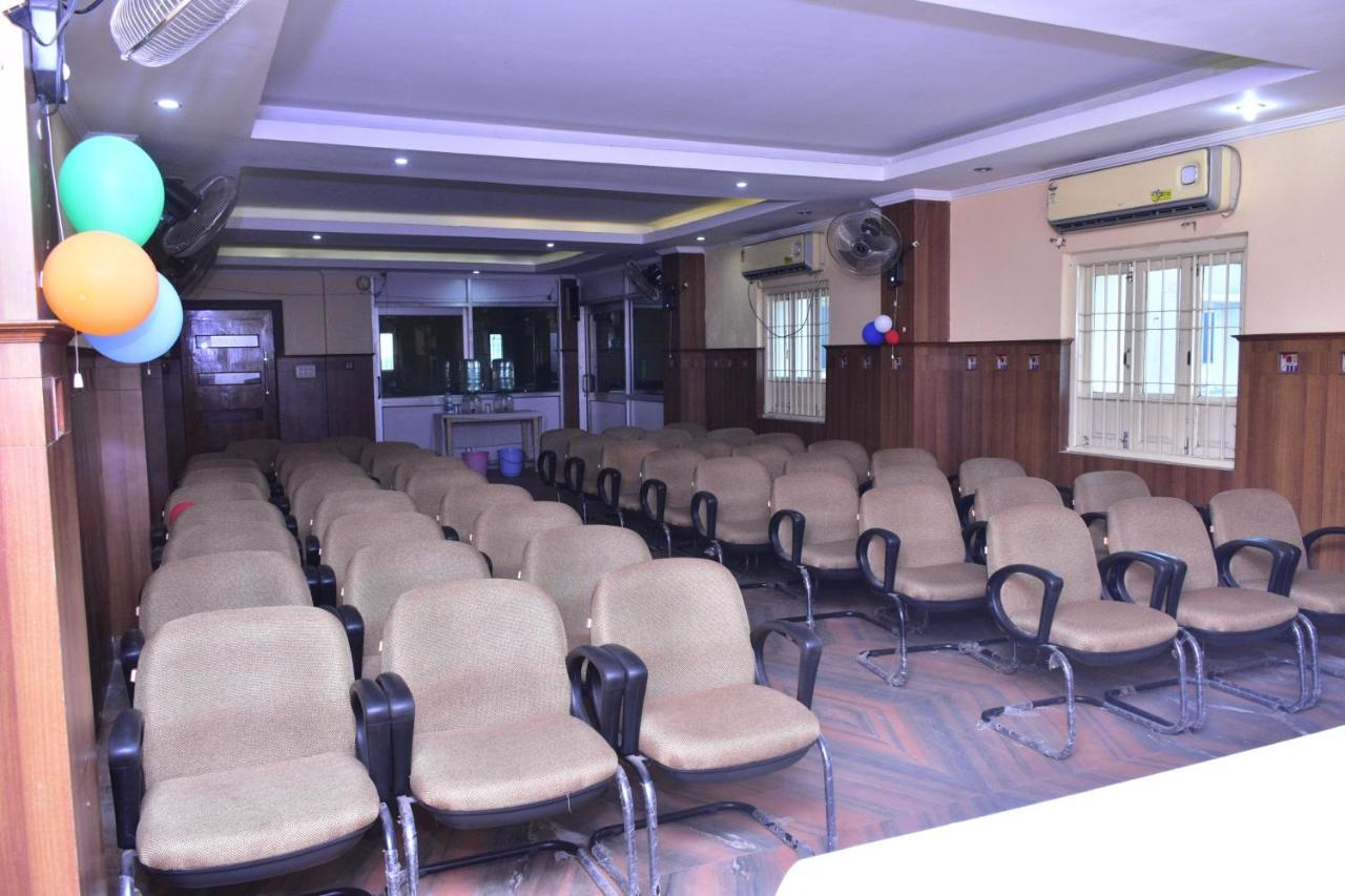 Haridaspur Hotel Mid East מראה חיצוני תמונה