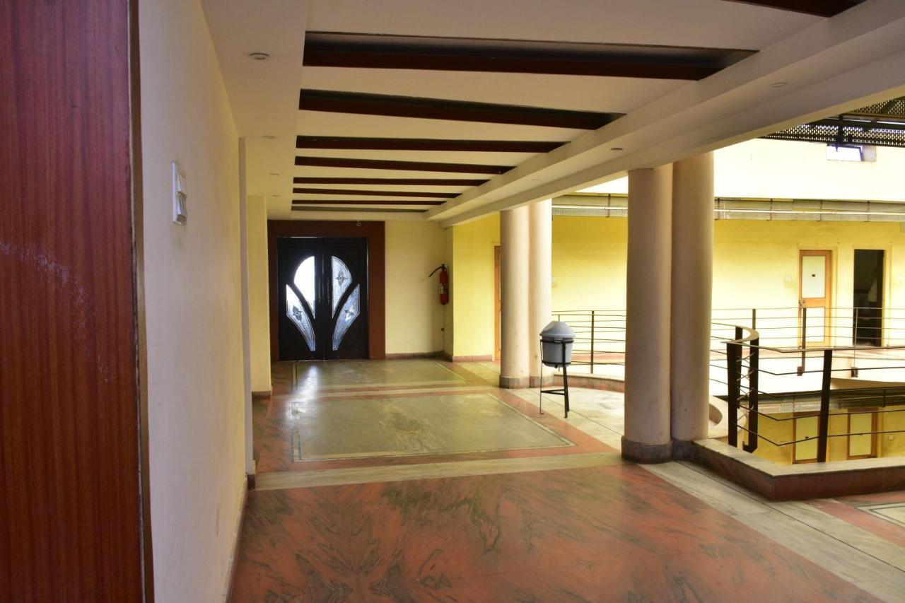 Haridaspur Hotel Mid East מראה חיצוני תמונה