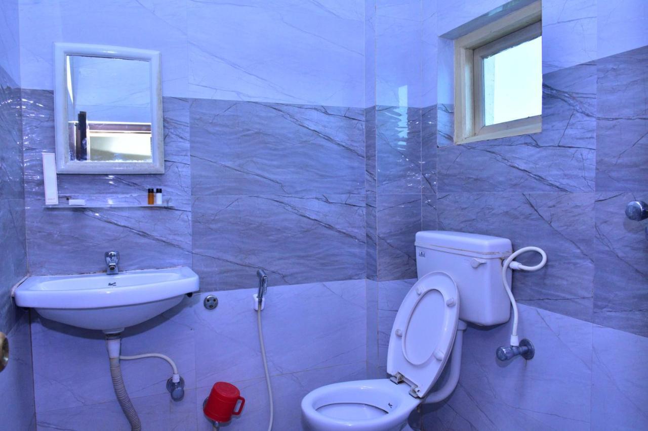 Haridaspur Hotel Mid East מראה חיצוני תמונה