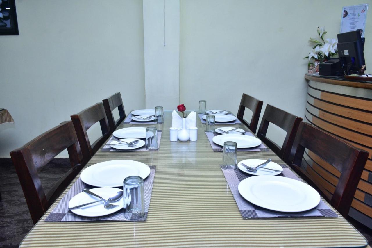 Haridaspur Hotel Mid East מראה חיצוני תמונה